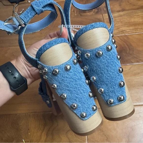 NWT Dannijo X Gianni Bini Daisy Denim Studded Platform Sandals Sz 7,5 - Picture 7 of 10